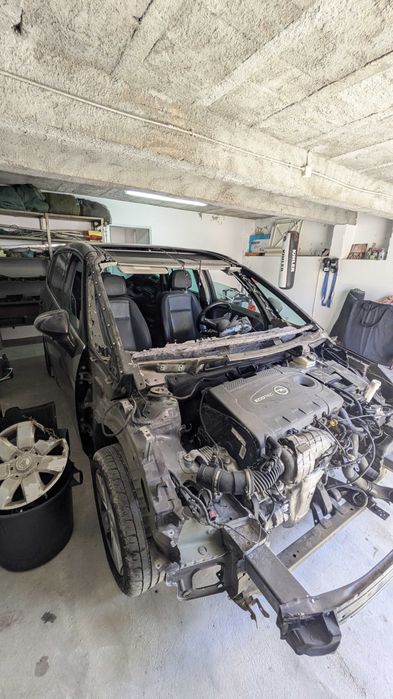 Vendo Opel Zafira C Tourer 2.0 165cv 2012 com documentos Motor A20DTH