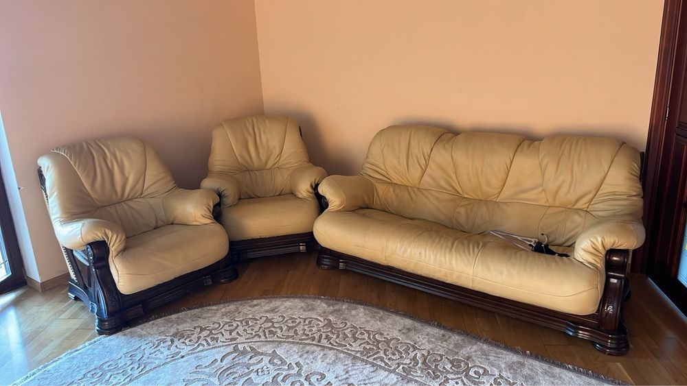Шкіряний диван з кріслами