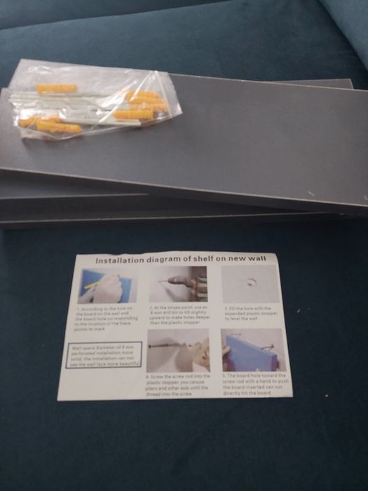 Zestaw półek ściennych z mocowaniami