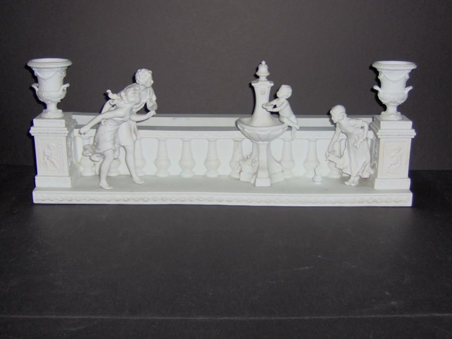 Pia Baptismal em Biscuit