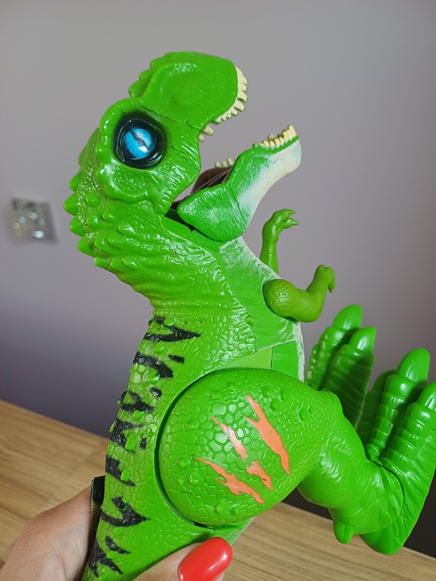 ROBO Alive Attacking T-Rex series 2 Dinozaur Zuru z 2020 roku