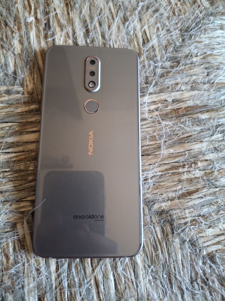 Nokia 7.1 ( vendo ou troco )