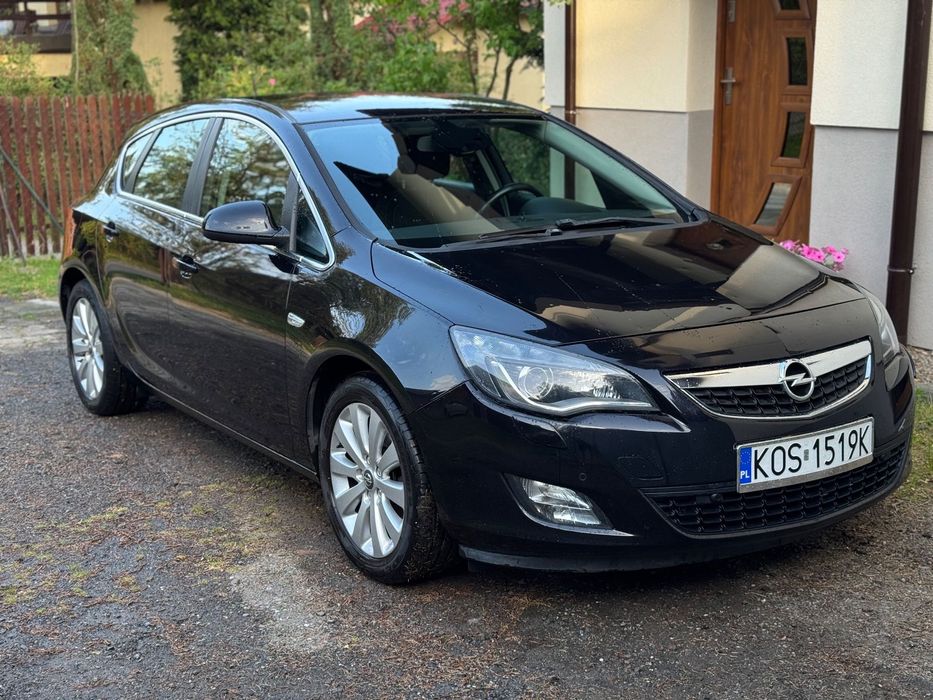 Opel Astra Opel Astra J 2009 1.6 T 180KM