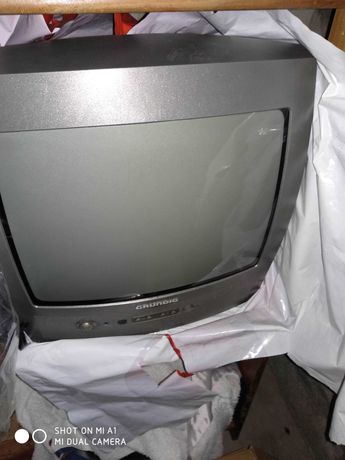 Televisão, marca Grundig, (tipo CRT)