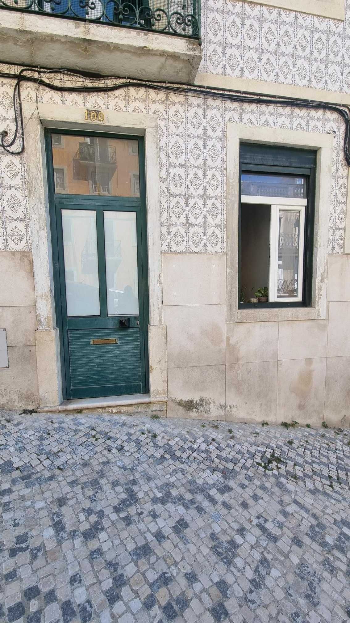 Apartamento T2 65m2 R/C junto a Comboio/Metro Santa Apolónia Lisboa