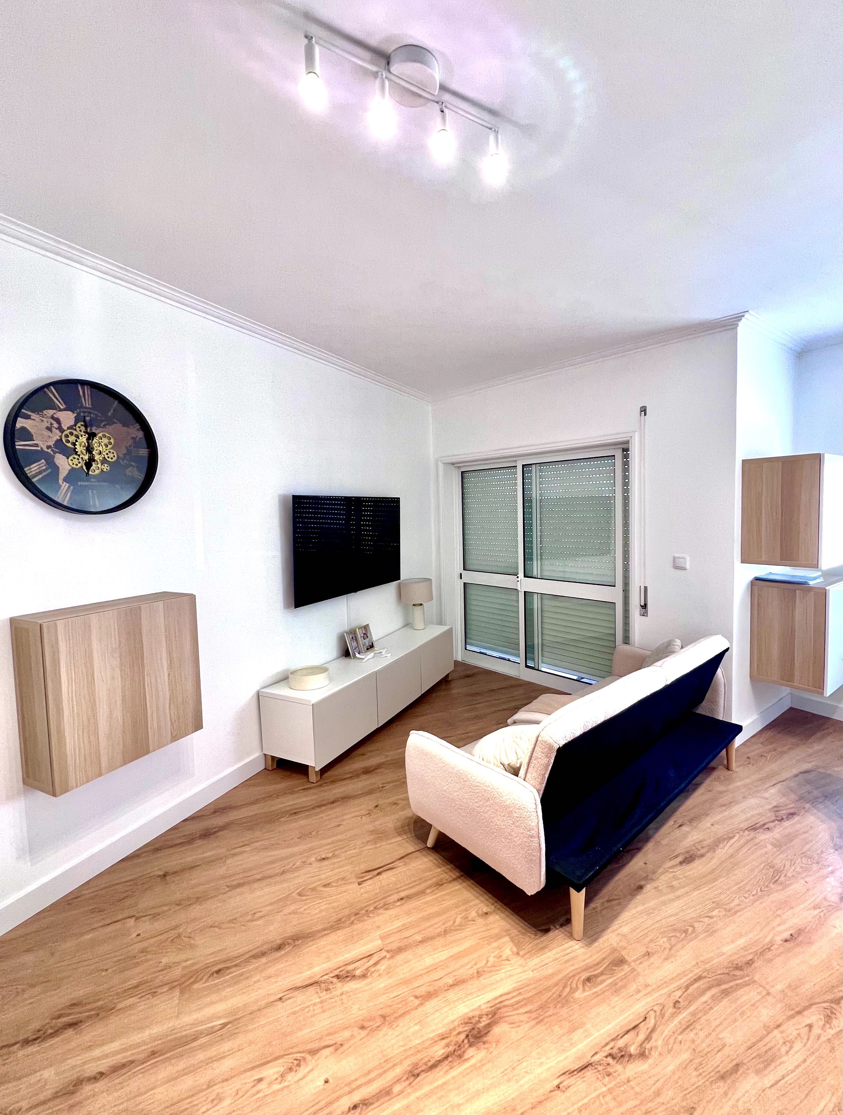 Apartamento T1+1 Todo Remodelado