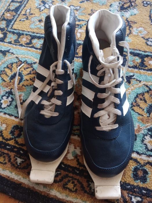 Шкіряне взуття для ходьби на лижах