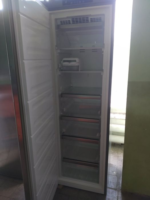 Морозильна камера Whirlpool WVE26562 NFX. ( 070809)