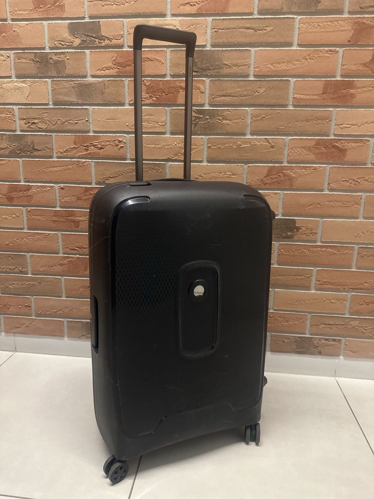 Walizka kabinowa Delsey Paris Moncey 48L czarna