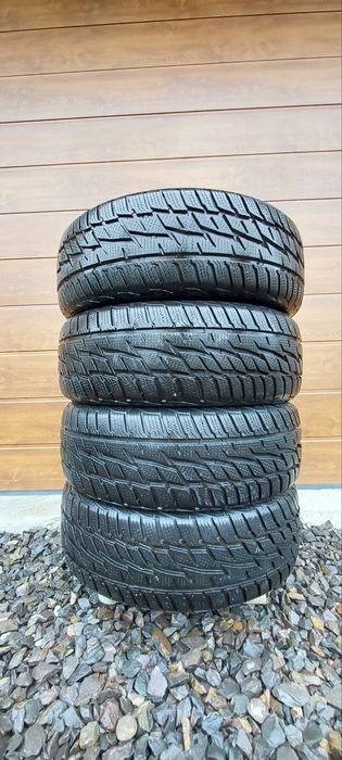 Продам шини, резину колеса Matador 215/60/17