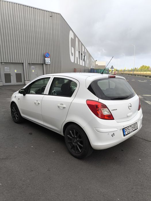 Opel Corsa D niski przebieg  2 komplety kół bezwypadkowa 2 włascicel