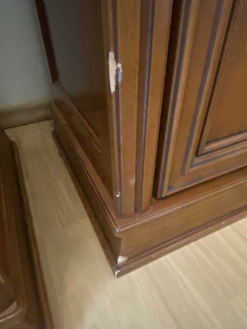 Witryna przeszklona podświetlana Bydgoska Fabryka Mebli