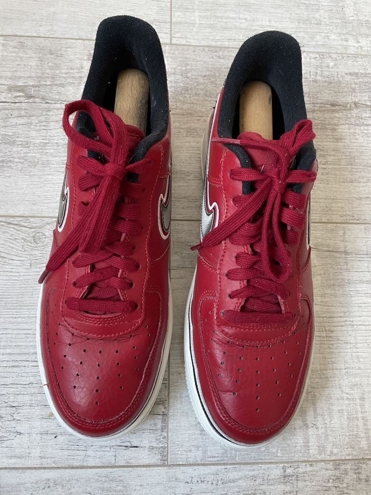 Чоловічі кросівки Nike Air Force 1  07 LV NBA Varsity Red