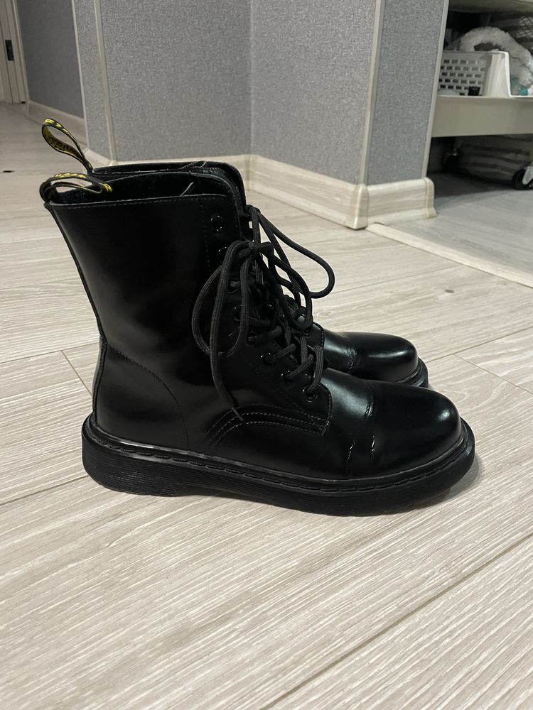 Dr. Martens жіночі ботинки, 39р.