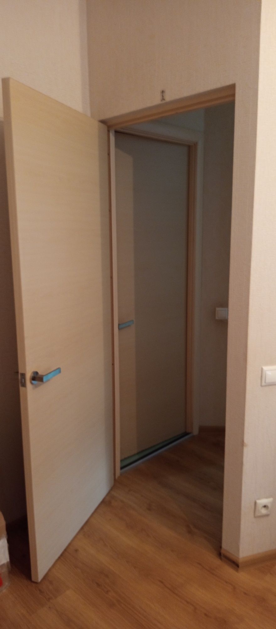 Продається новий чудовий будинок в передмісті  , котеджного типу