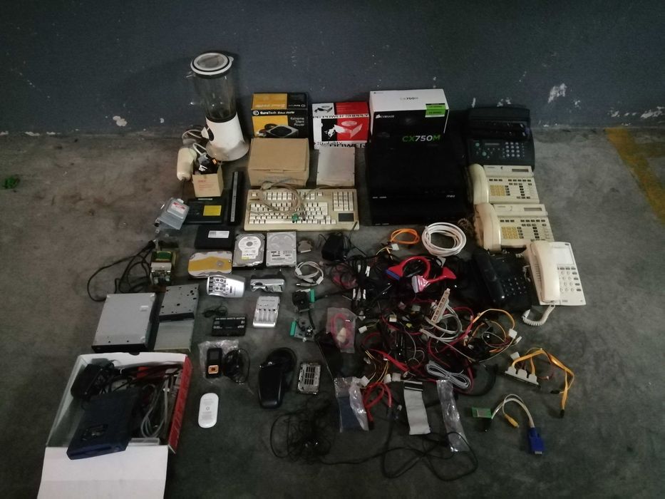 Material eléctrico e electrónico