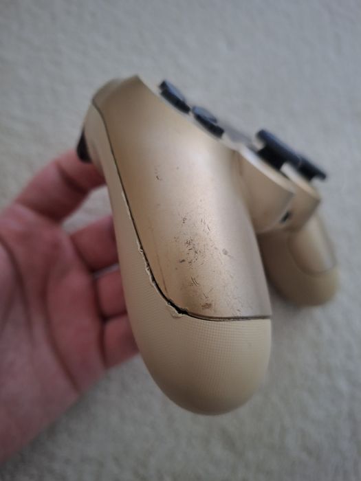 Comando PS4 Dourado