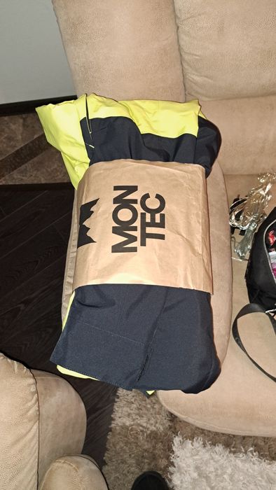 Гірськолижна куртка Montec