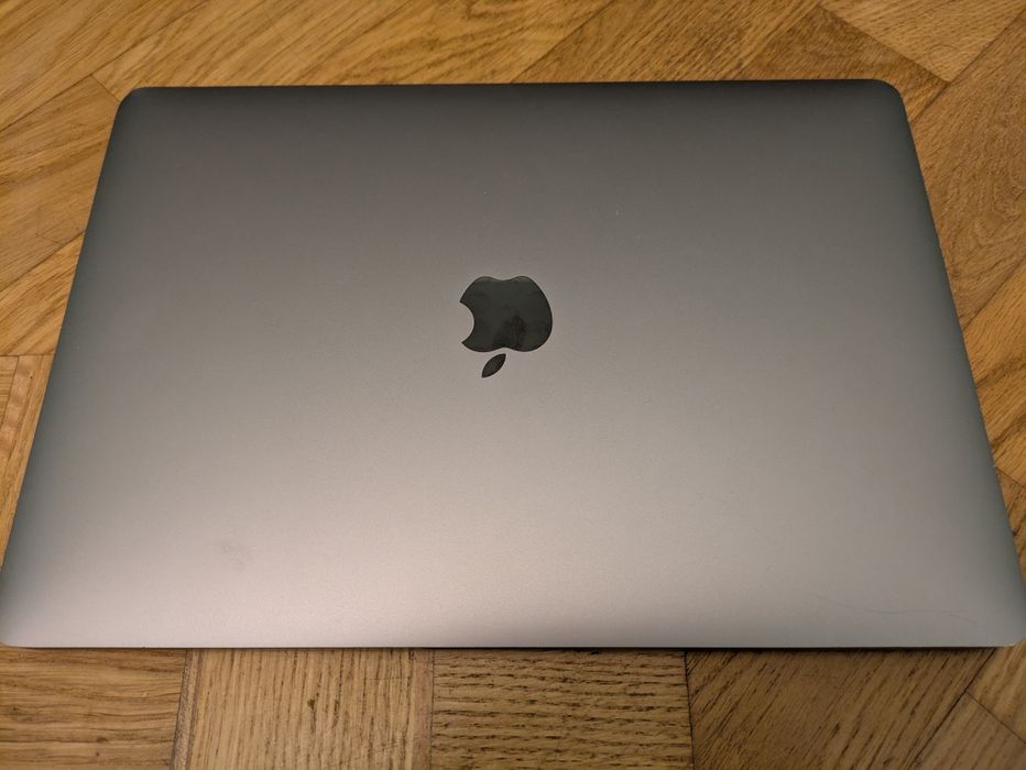 MacBook pro 2019, 13", і5, 16/256 ГБ.