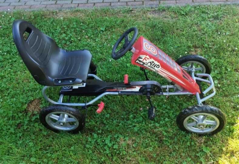 Sprzedam używany Gokart na pedały w bardzo dobrym stanie.