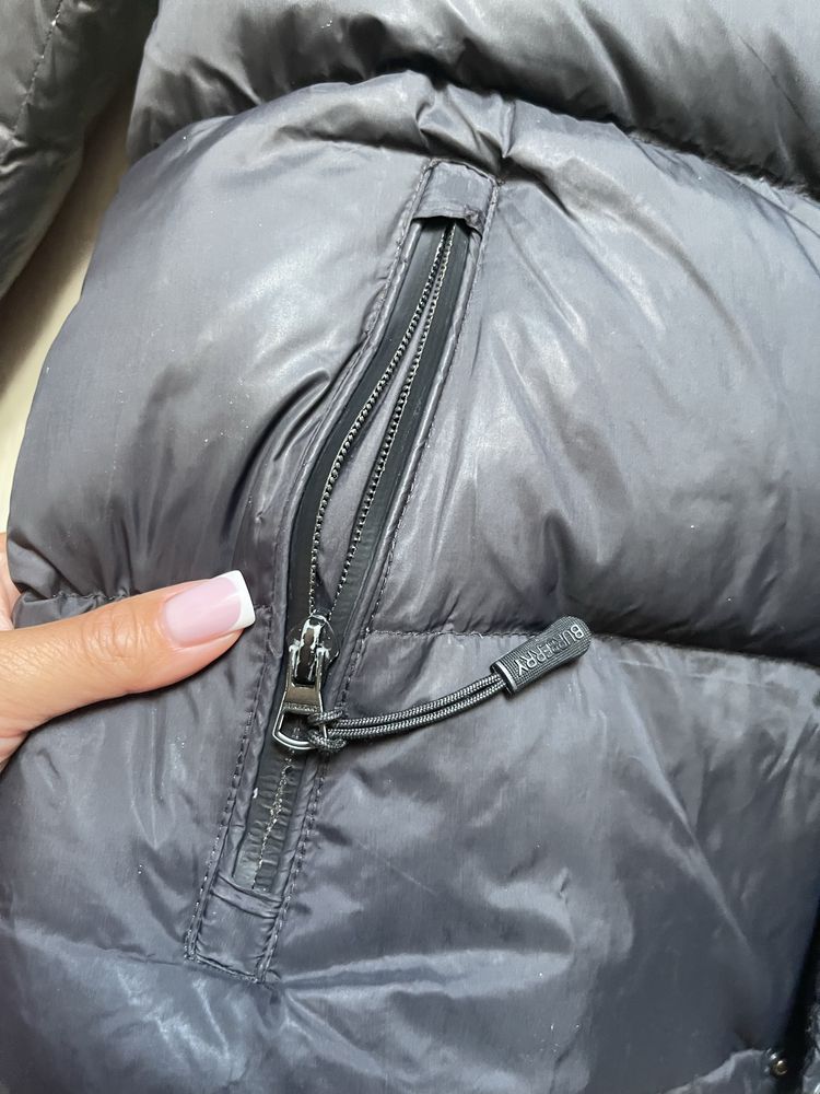Пуховик  Burberry р-XS