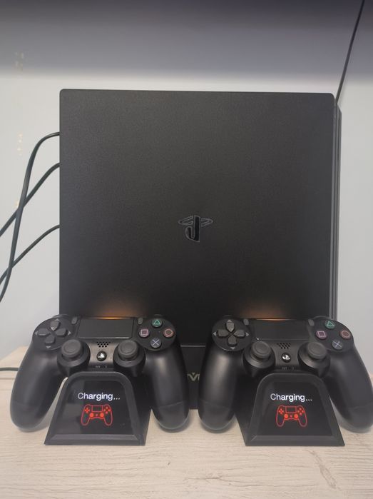 Playstation 4 Pro (з дисководом)