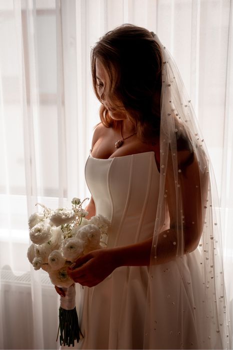 Suknia ślubna gorsetowa gladka