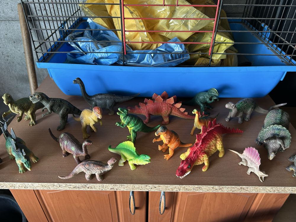 dinozaury figurki