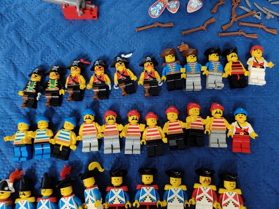 Mega duży zestaw figurek LEGO Piraci z lat dziewiedziesiatych