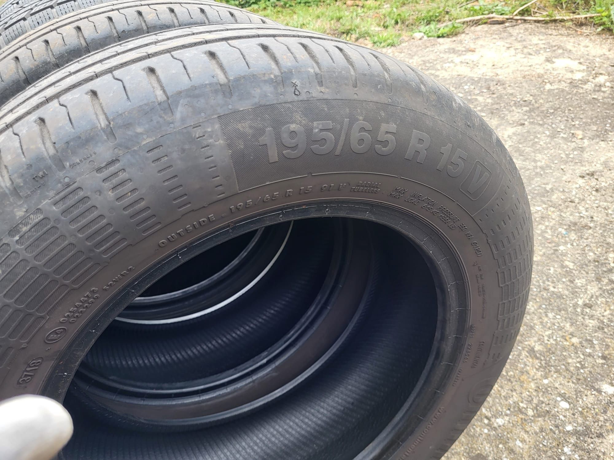 Opony 8szt, 4szt letnie, 4szt zimowe (205/55 R16 i 195/65 R15)