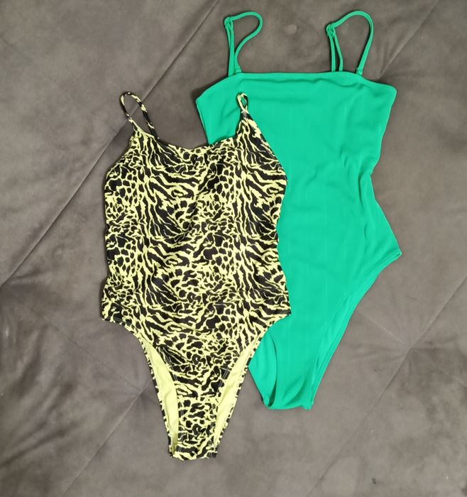 Пакет речей розмір  M/L
штани 2шт
купальники 2шт
футболк