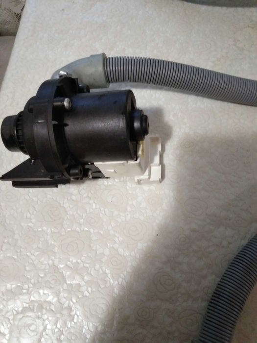 Насос(помпа) сливной для стиральной машины Electrolux EWT13620W