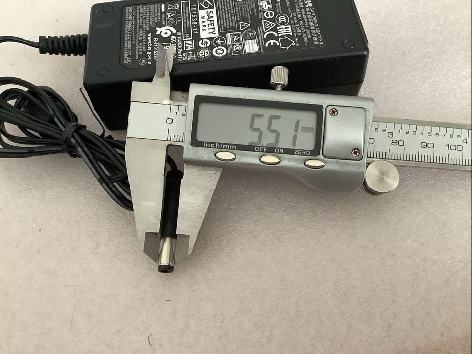 AC adaptador - Carregador ADS-40NP-19-1  19V , 1.58A