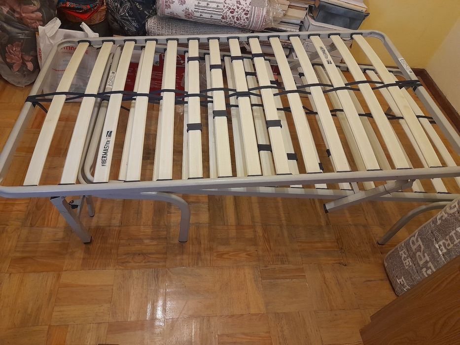 Cama dupla de corpo e meio