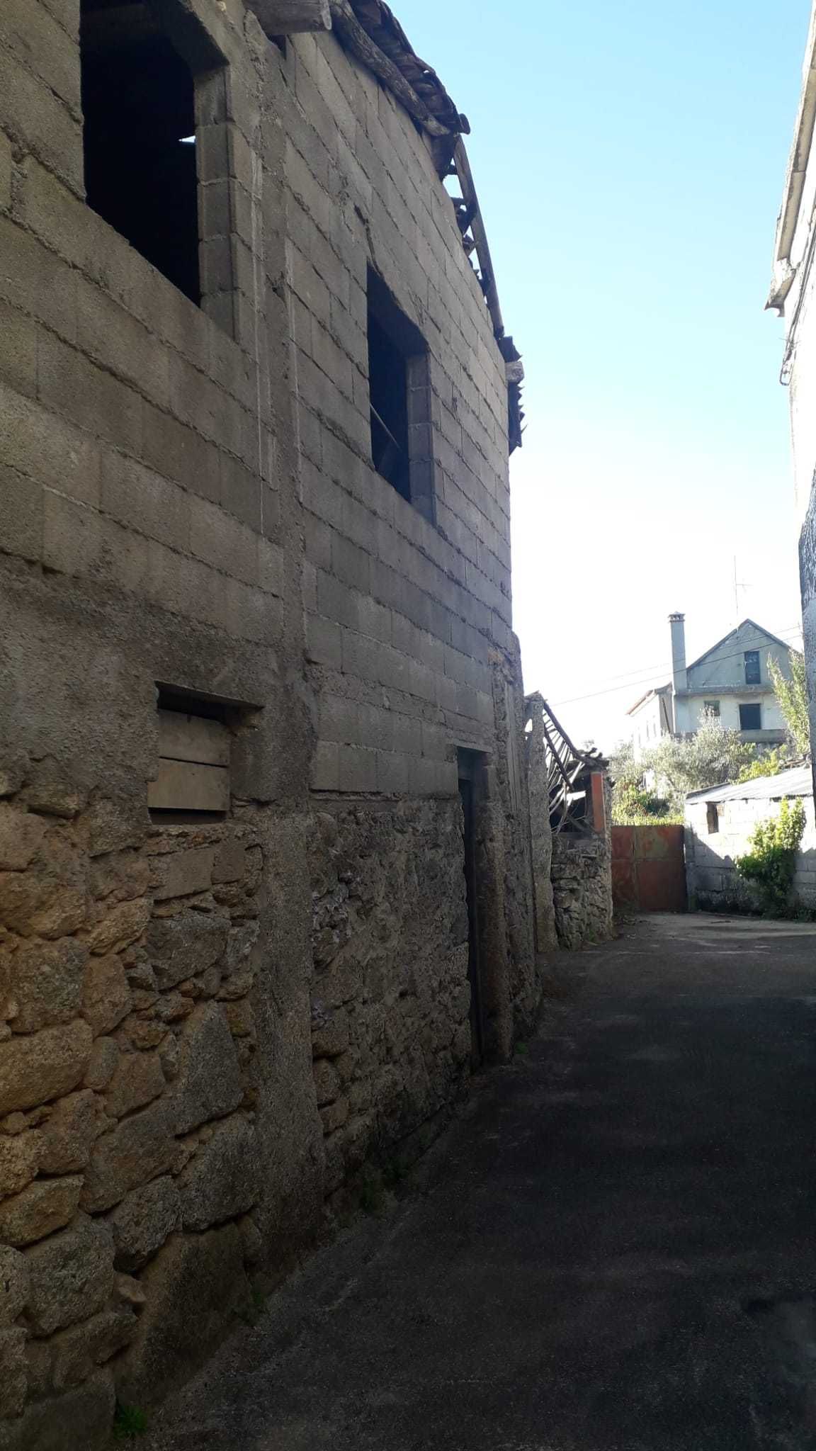 Moradia para remodelar - Águas, Penamacor