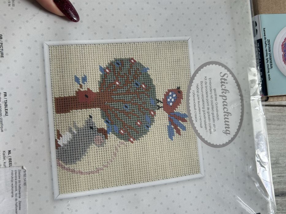 Dwa zestawy do haftowania nowe