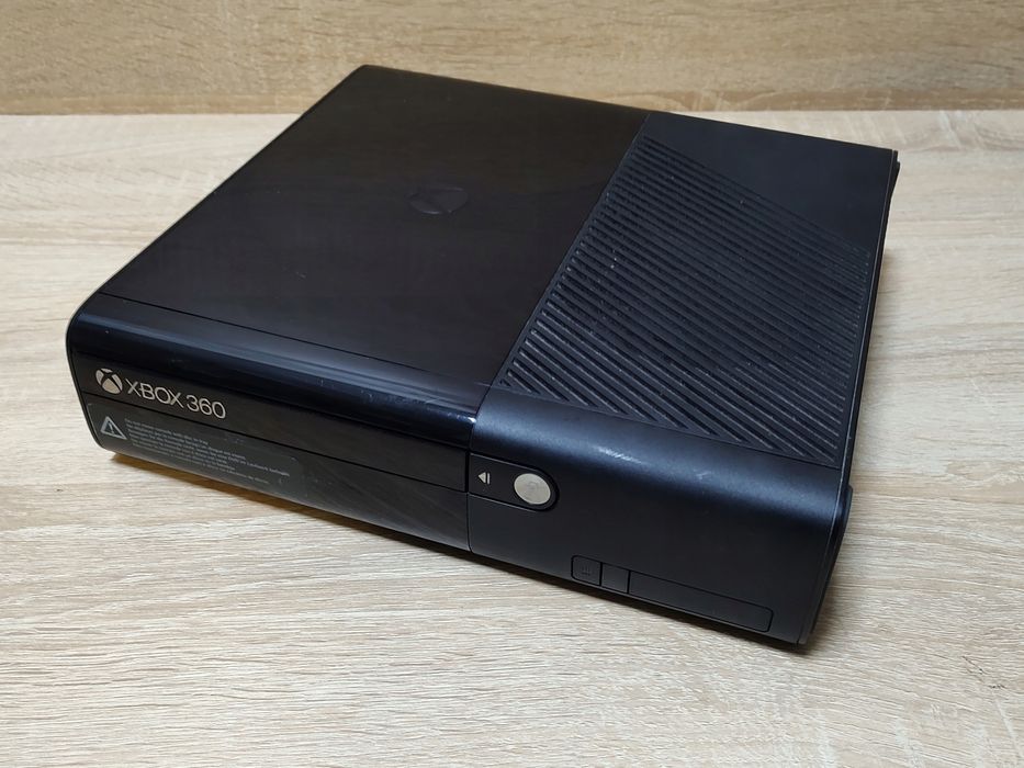 Konsola xbox 360 e 500gb czarny
