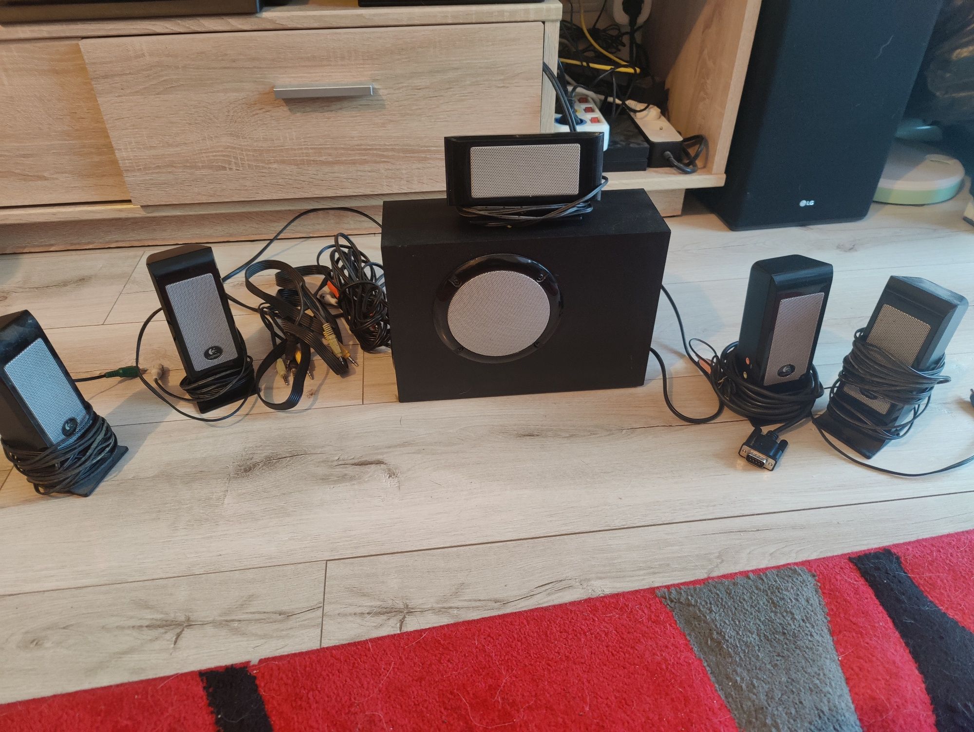Zestaw głośników komputetowych Logitech 5.1
