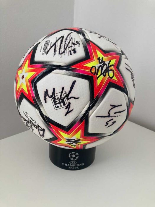 Bola PRO UEFA Champions League - 21/22 (Assinada: plantel do Benfica)