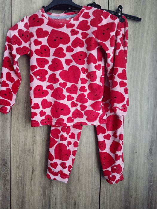 Sprzedam piżamę dla dziewczynki rozm.116