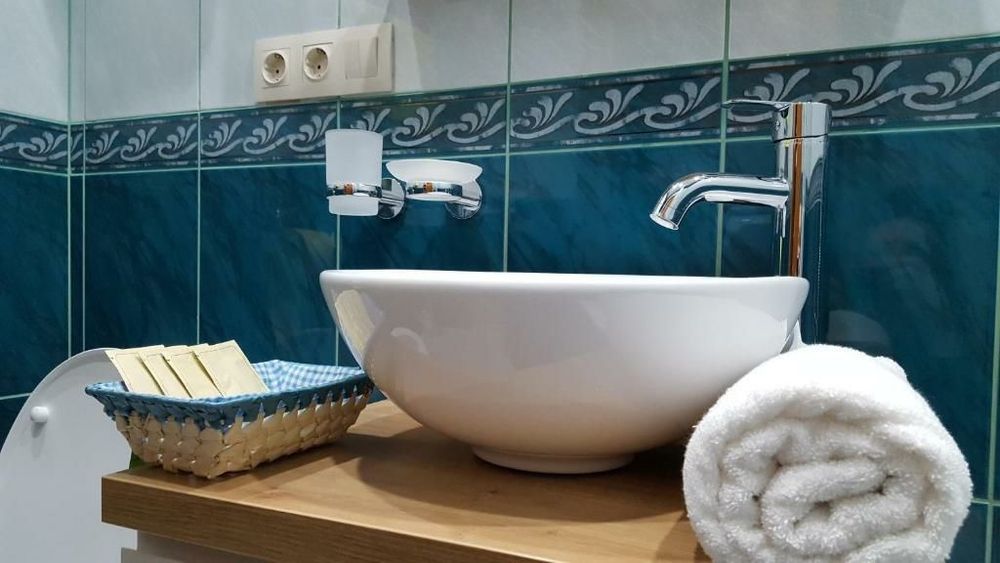 Здається 1кім. квартира вул. Куліша 4. в центрі міста подобово.