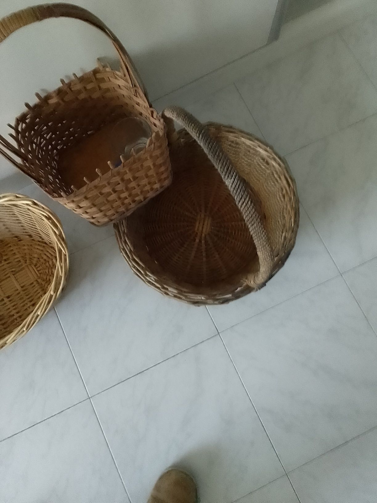 Conjunto de cestas em bom estado