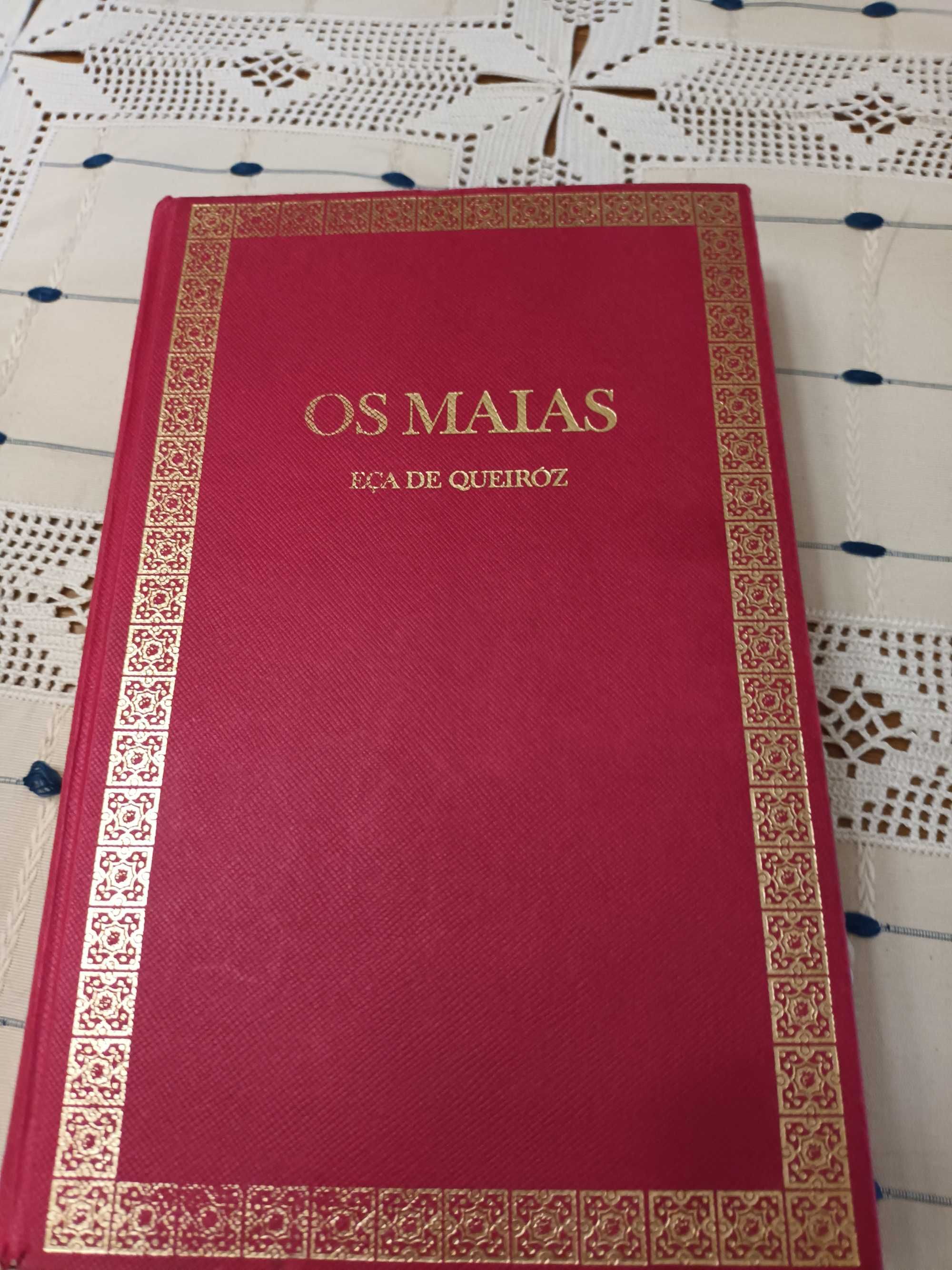 Livro "Os Maias"