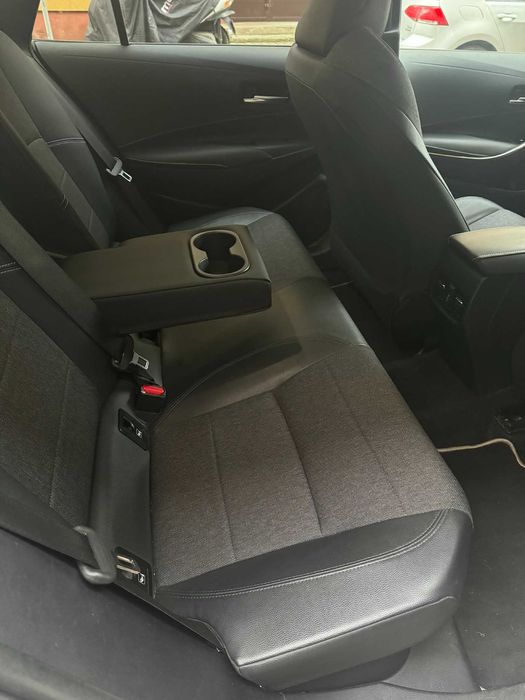 Toyota Corolla 1.8 Hybrid 140KM LIFT JAK NOWA!