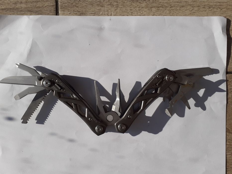 Multitool Gerber suspension