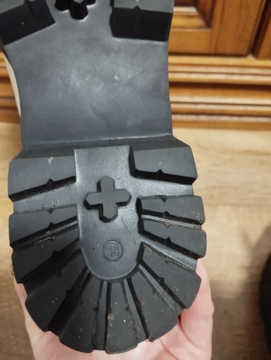 Чоботи демісезонні жіночі, 38 р