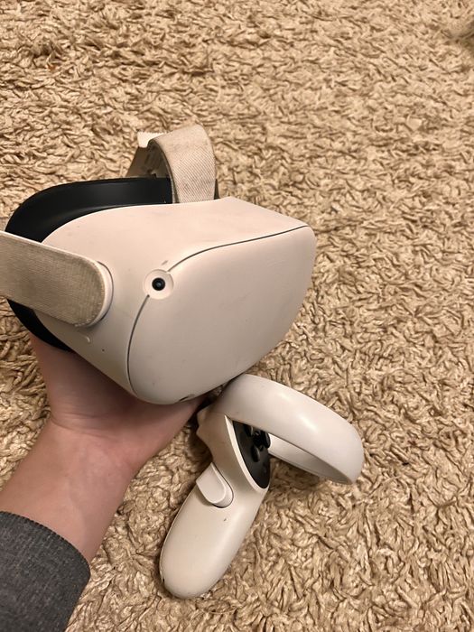Meta oculus quest 2 64 gb з непрацюючим правим контролером!!!