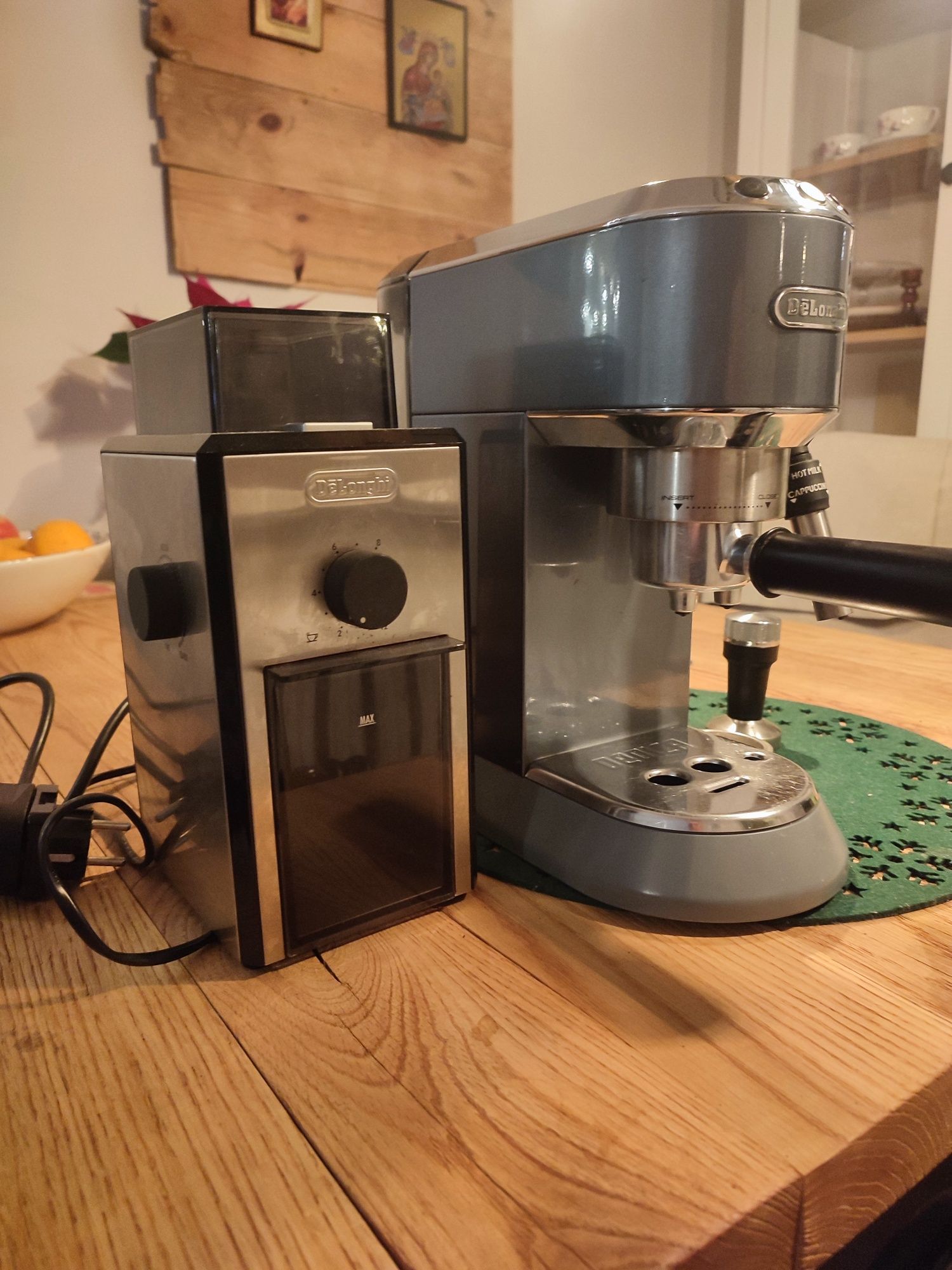 Ekspress kolbowy Delonghi