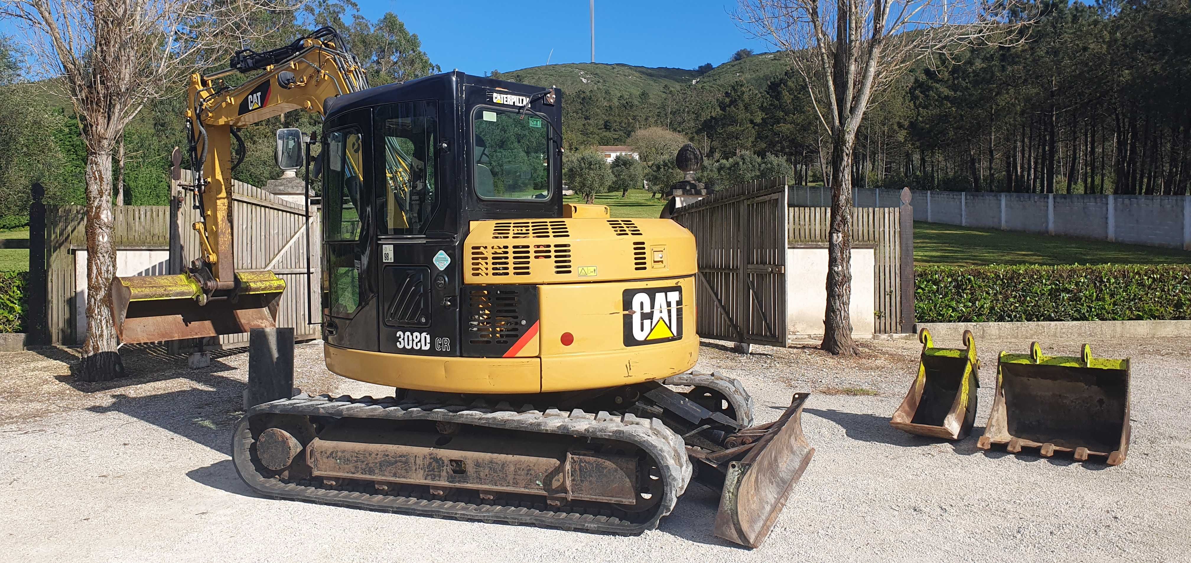 Mini Escavadora Giratoria Caterpillar 308D CR com Martelo Hidráulico