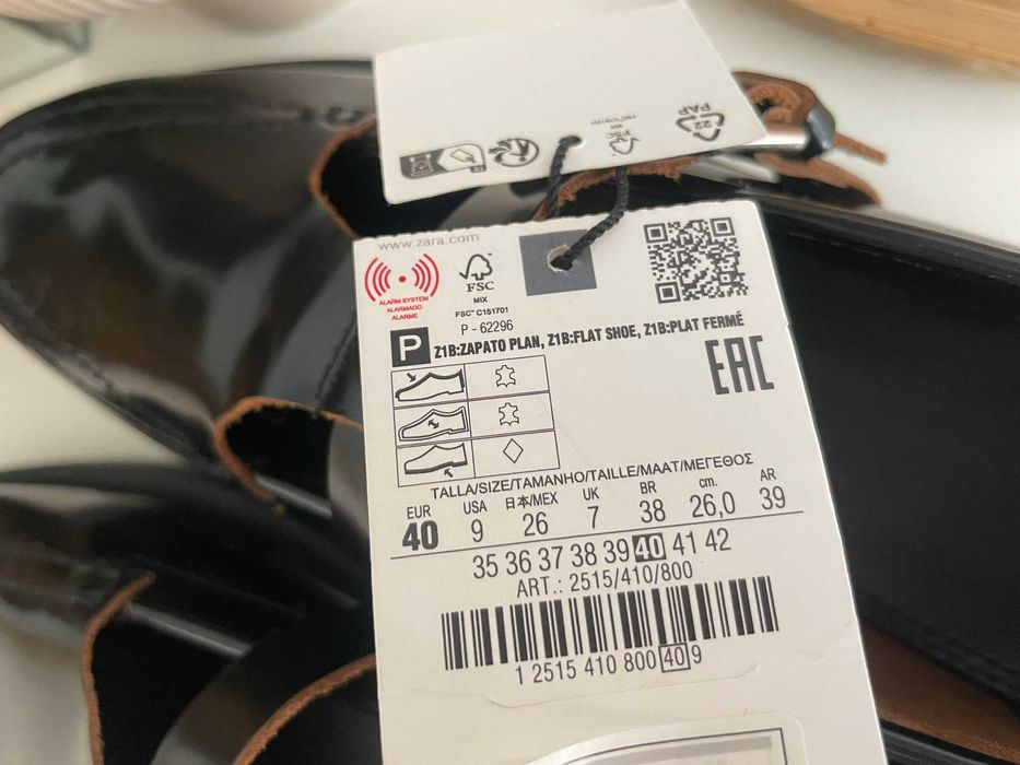 Zara mokasyny czarne skórzane skóra naturalna lakierowane klamry 40 26